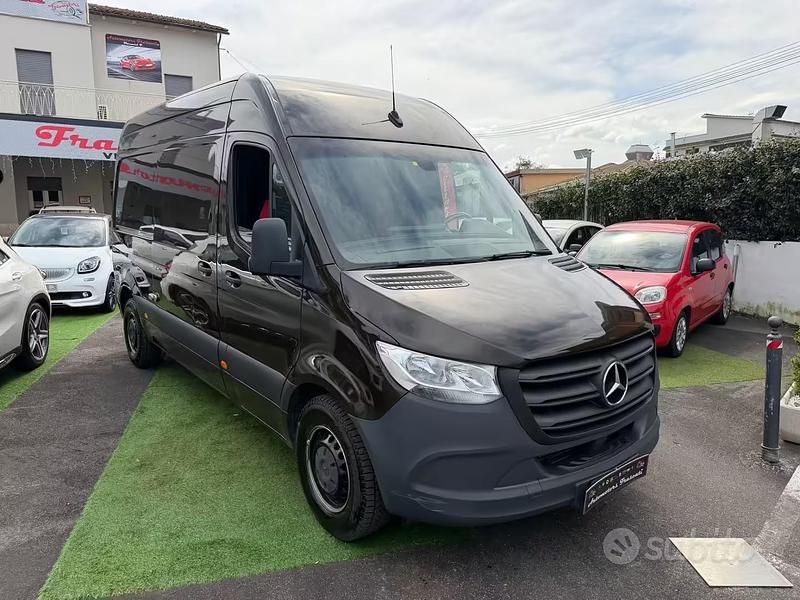 Usata Mercedes Sprinter 114 CV (83 kW) 2021 Marrone Furgone