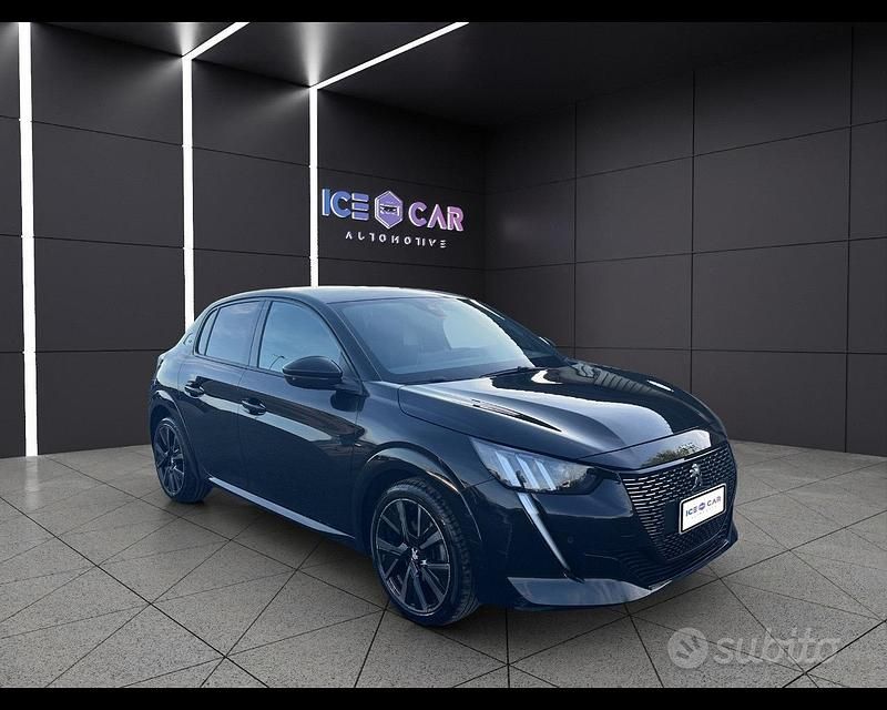 Usata Peugeot 208 GT 131 CV (96 kW) 2023 Nero Utilitaria