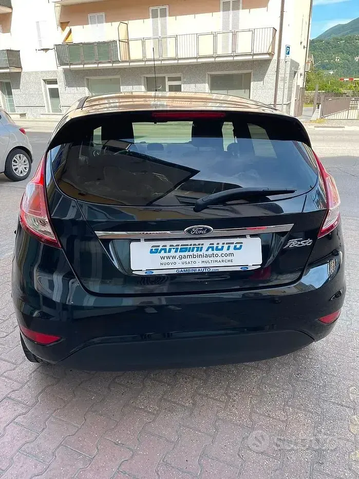 Usata Ford Fiesta Titanium 97 CV (71 kW) 2014 Nero Utilitaria