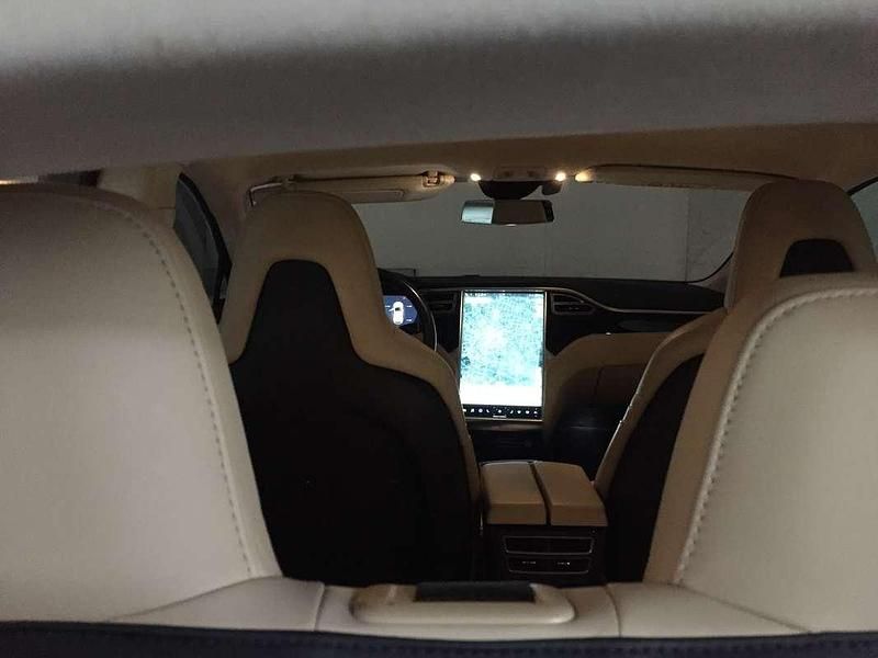 Usata Tesla Model S 135 kW (184 CV) 2016 Bianco Utilitaria