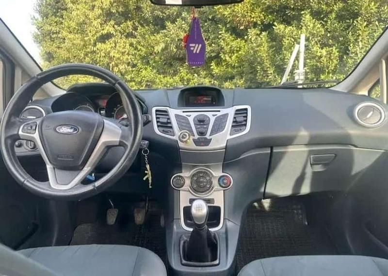 Usata Ford Fiesta Trend 76 CV (55 kW) 2012 Utilitaria