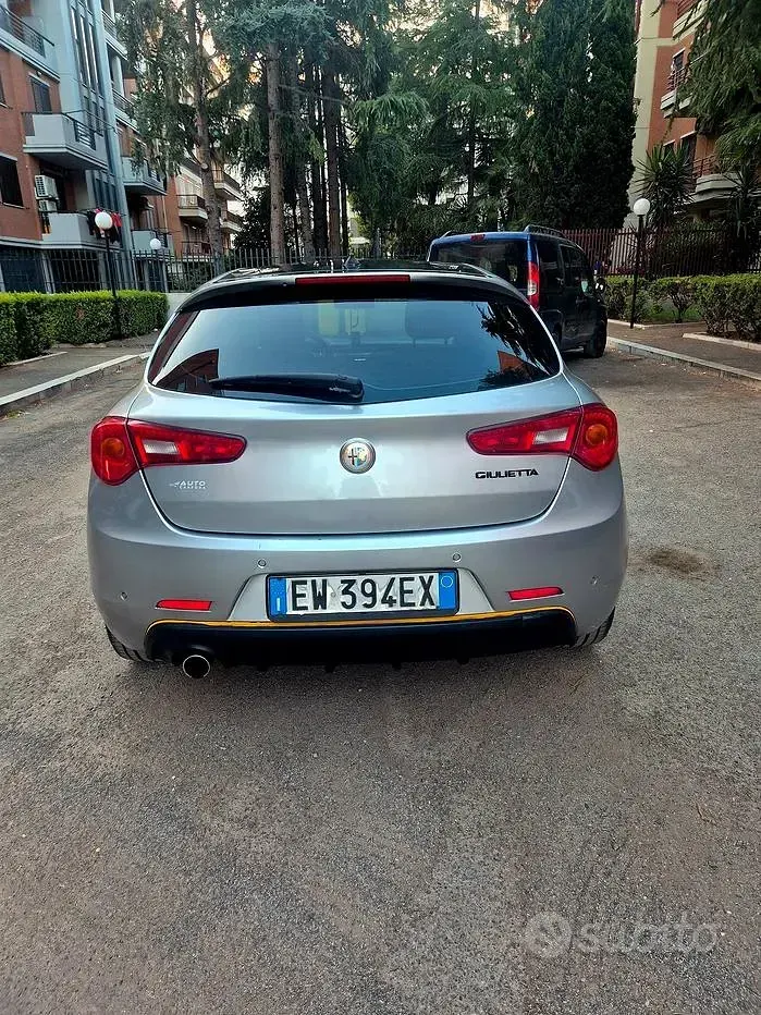 Usata Alfa Romeo Giulietta 105 CV (77 kW) 2014 Grigio Utilitaria
