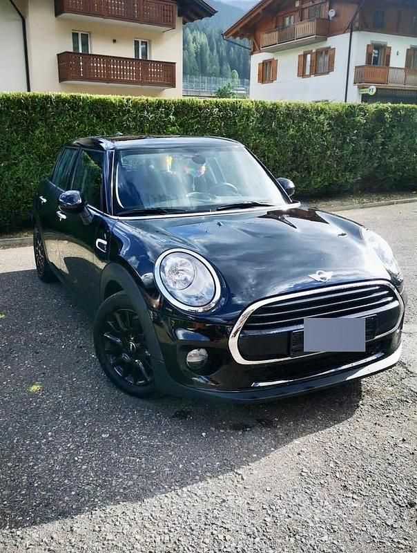 Usata Mini Cooper 116 CV (85 kW) 2015 Nero Utilitaria