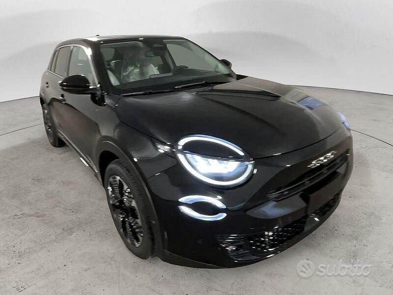 Nuova Fiat 600 La Prima 110 CV (80 kW) 2025 Nero SUV