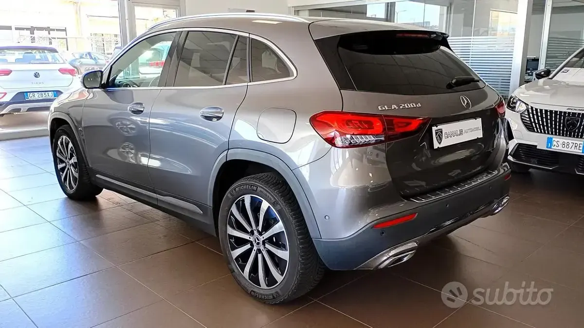 Usata Mercedes GLA200 150 CV (110 kW) 2022 Grigio SUV