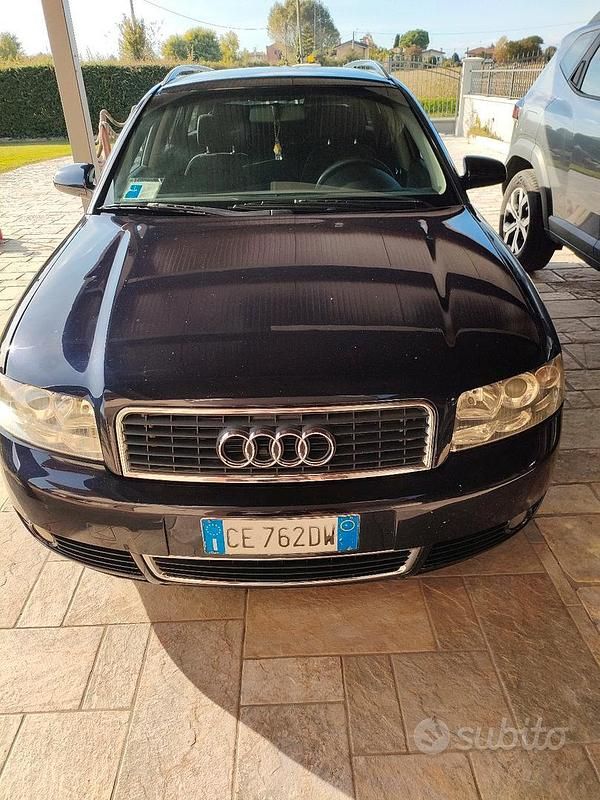 Blu Usata 2003 Audi A4 Station wagon | 2000 € (Buon prezzo) - Immagine 1/4