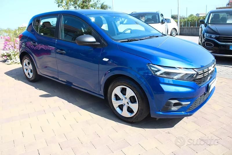 Usata Dacia Sandero Essentiel 67 CV (49 kW) 2023 Blu Utilitaria