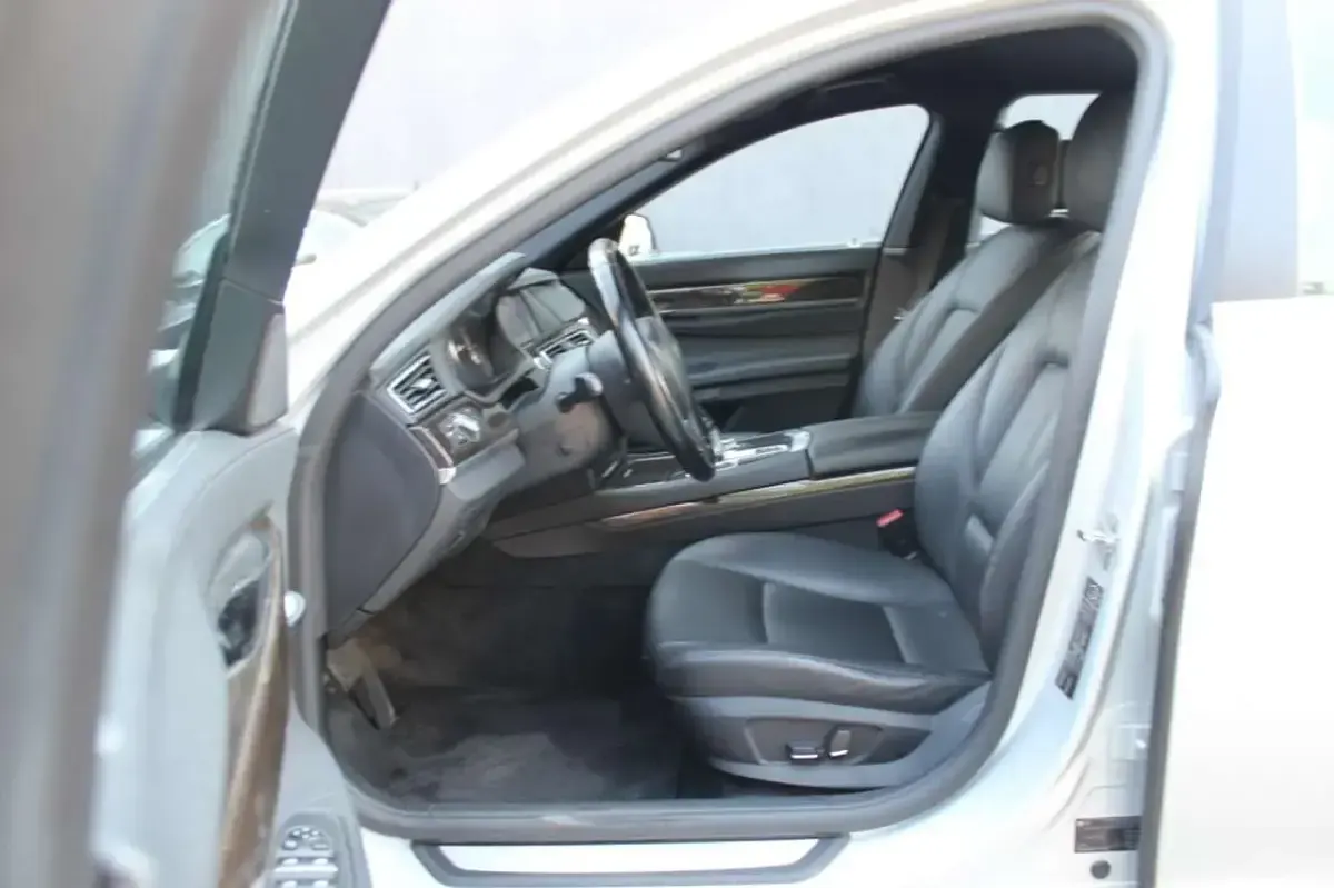 Usata BMW 730 245 CV (180 kW) 2009 Argento Berlina
