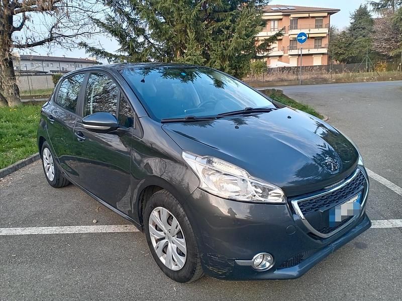 Usata Peugeot 208 Active 67 CV (49 kW) 2014 Grigio Utilitaria