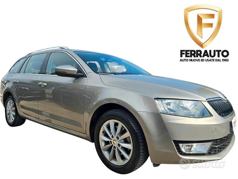 Grigio Usata 2016 Skoda Octavia G-TEC Executive Station wagon | 8500 € (Ottimo prezzo) - Immagine 1/4