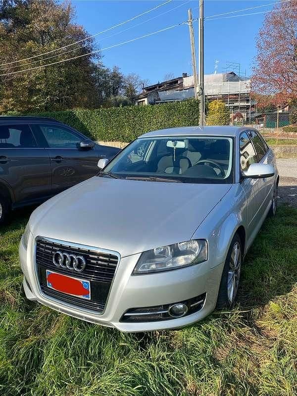 Argento Usata 2011 Audi A3 Ambition Tre volumi | 3300 € (Super prezzo) - Immagine 1/4