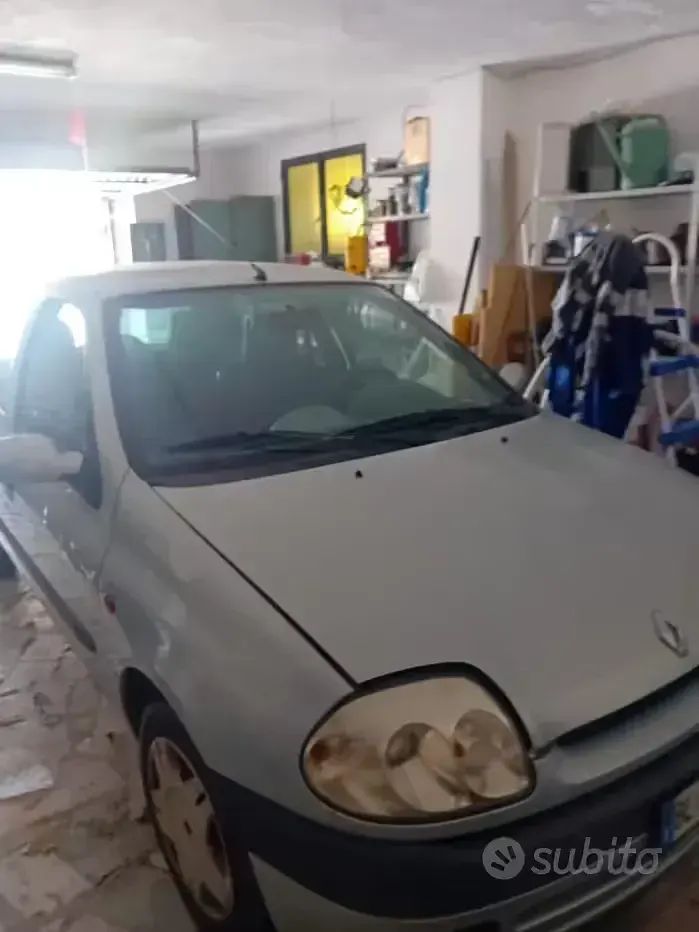 Usata Renault Clio 58 CV (42 kW) 2000 Grigio Berlina