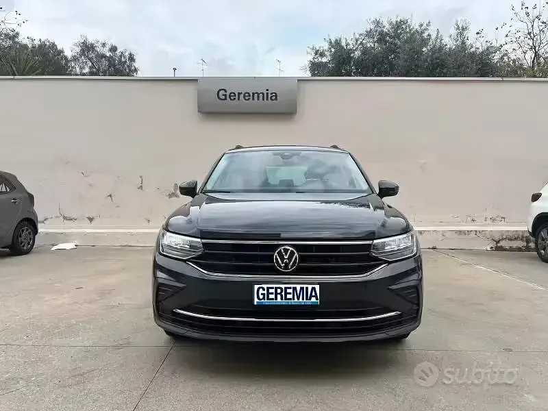 Usata VW Tiguan Life 150 CV (110 kW) 2023 Grigio SUV