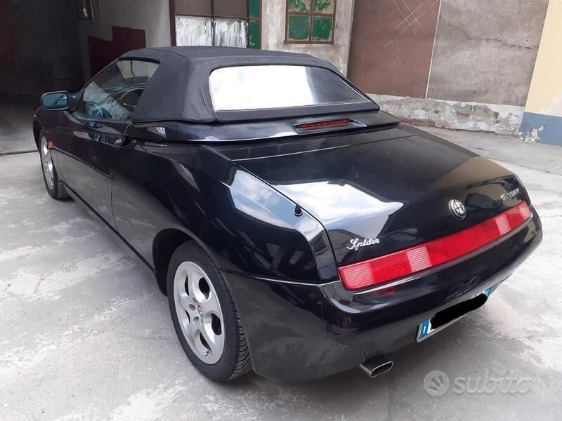 Usata Alfa Romeo GTV 144 CV (105 kW) 1999 Nero Coupé