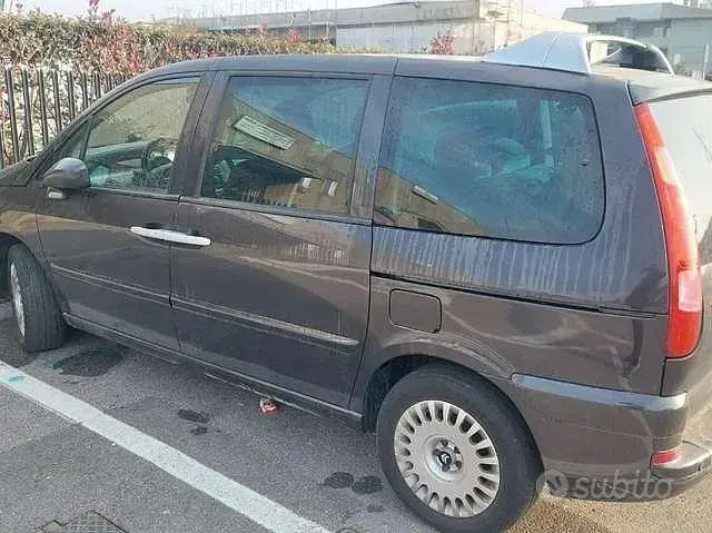 Usata Citroën C8 107 CV (78 kW) 2006 Grigio Monovolume