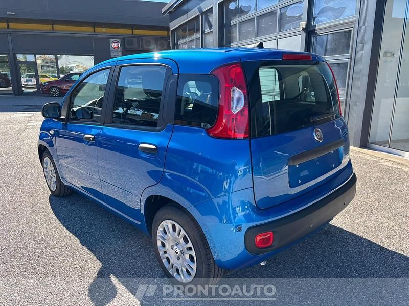 Nuova Fiat Panda 70 CV (51 kW) 2025 Blu/azzurrotessuto nero con monogramma fiat  fascia plancia antracite Utilitaria