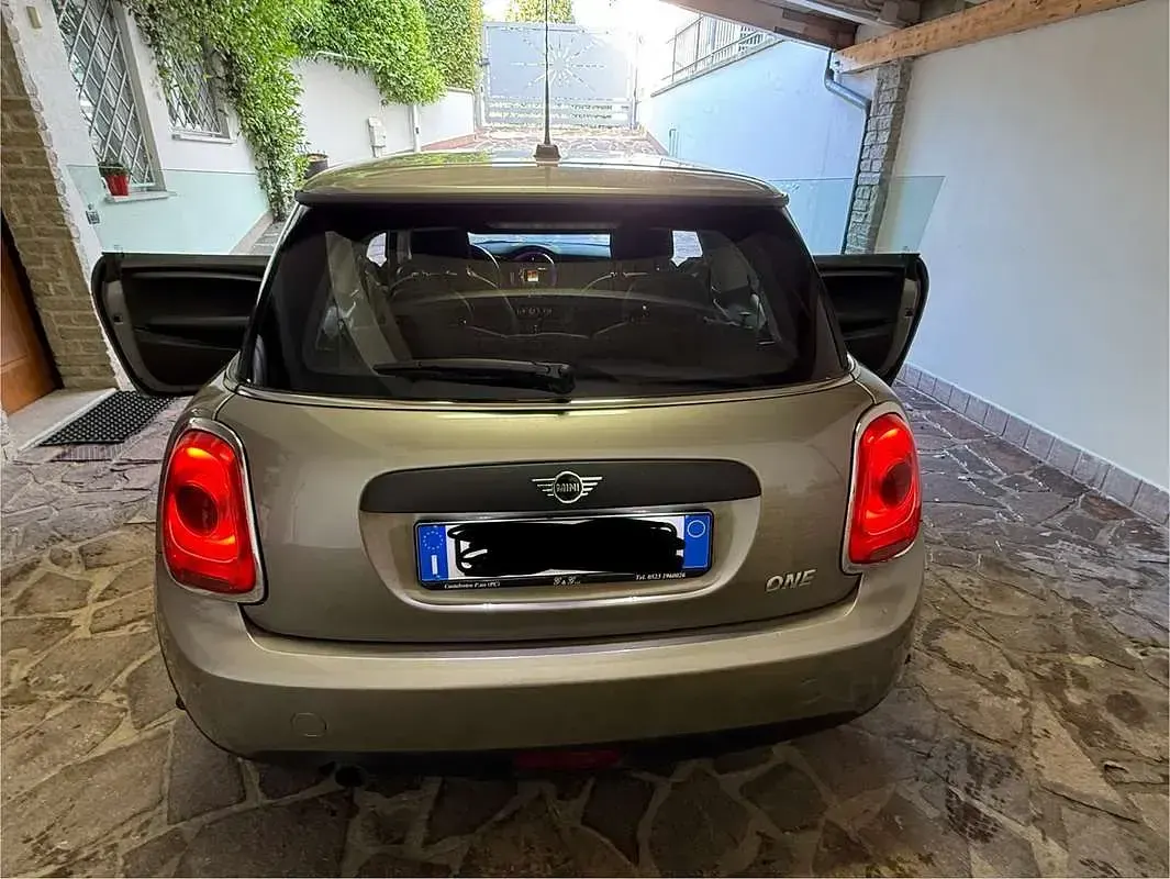 Begagnad Mini ONE 75 HK (55 kW) 2019 Halvkombi