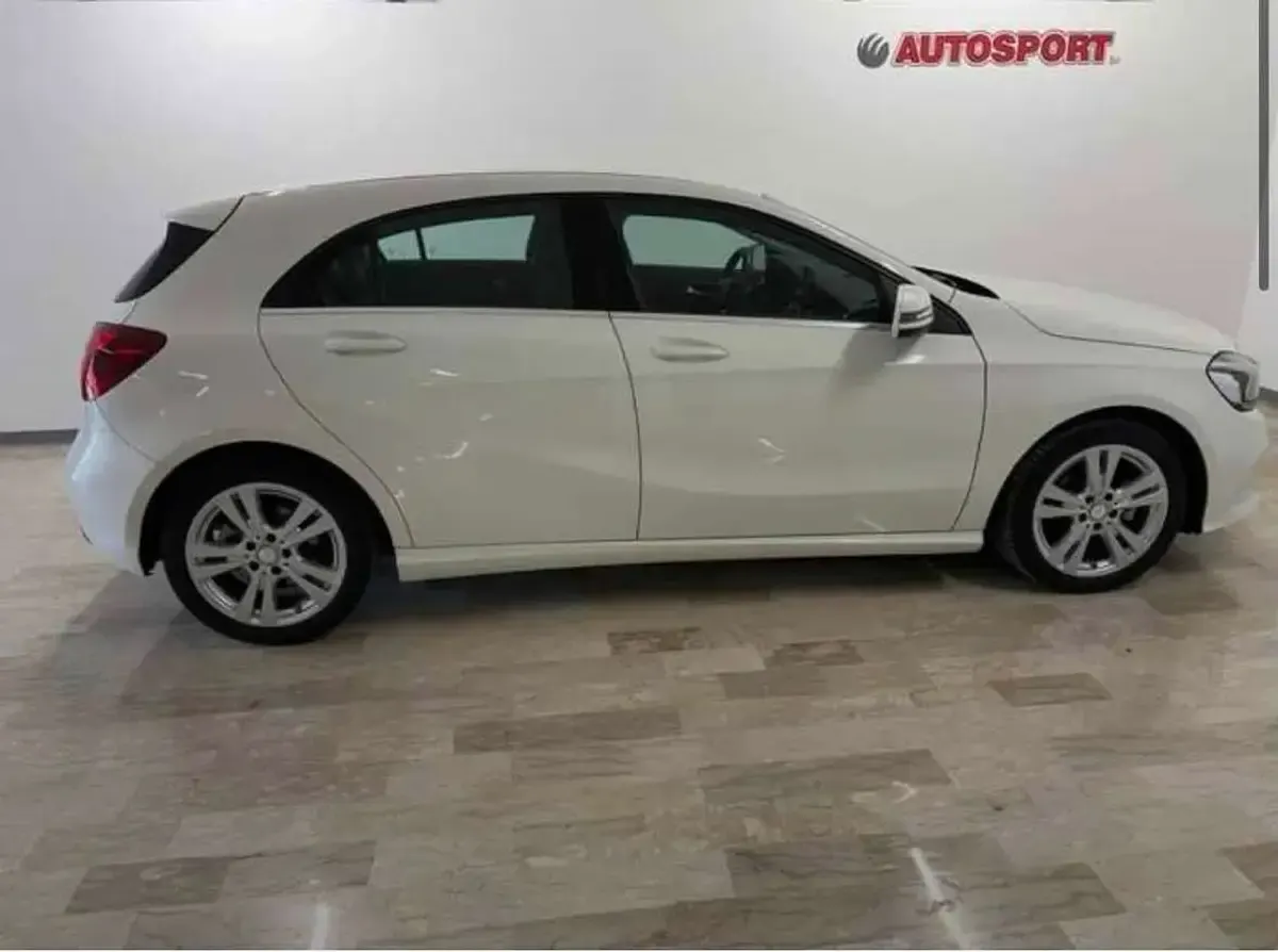 Usata Mercedes A180 109 CV (80 kW) 2016 Bianco Utilitaria