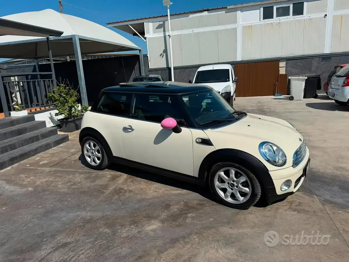Usata Mini Cooper D 109 CV (80 kW) 2007 Beige Utilitaria