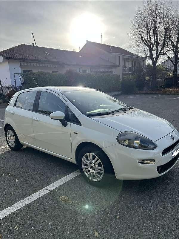 Usata Fiat Punto Lounge 84 CV (61 kW) 2013 Berlina