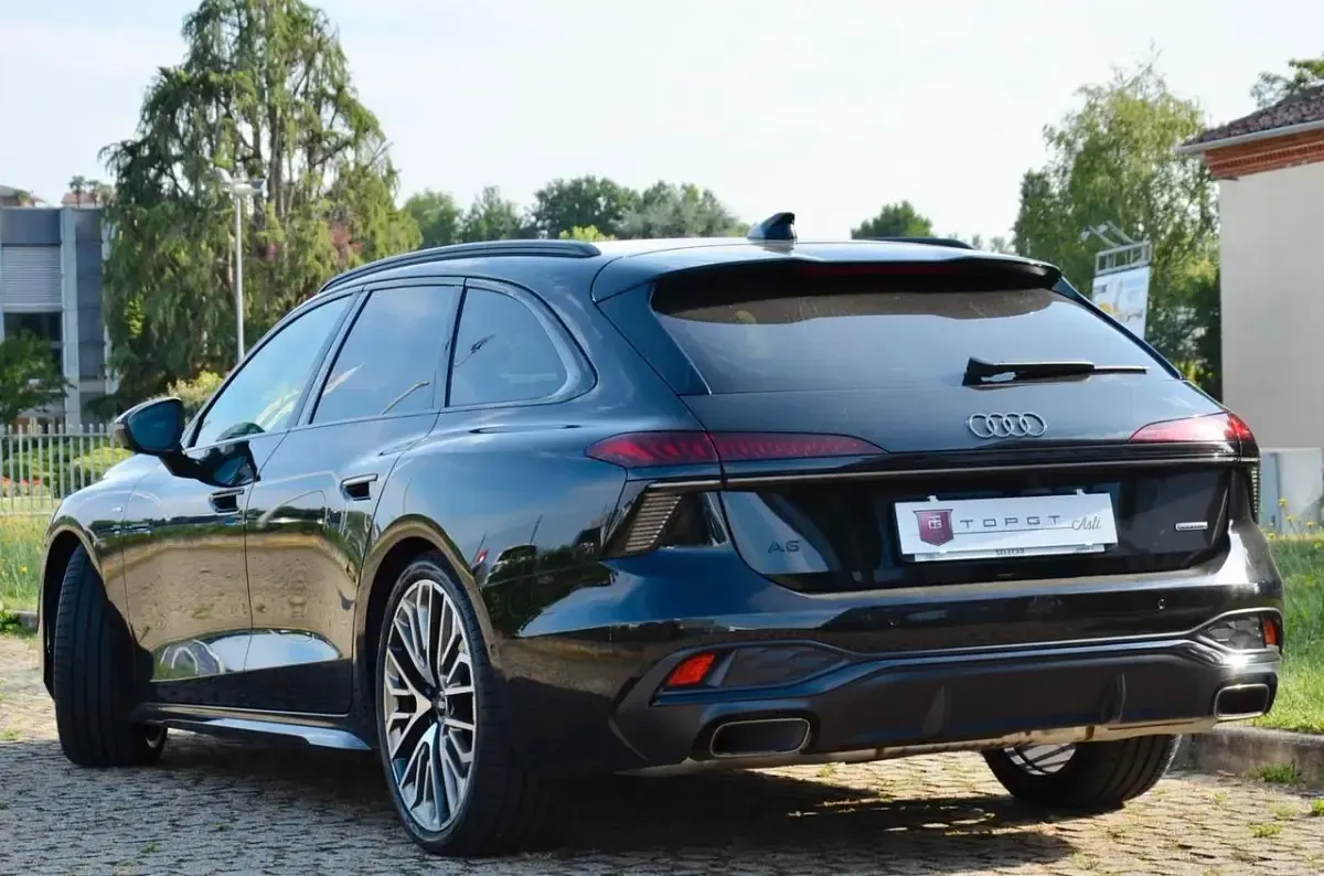 Usata Audi A6 S-Line 367 CV (269 kW) 2025 Nero Station wagon