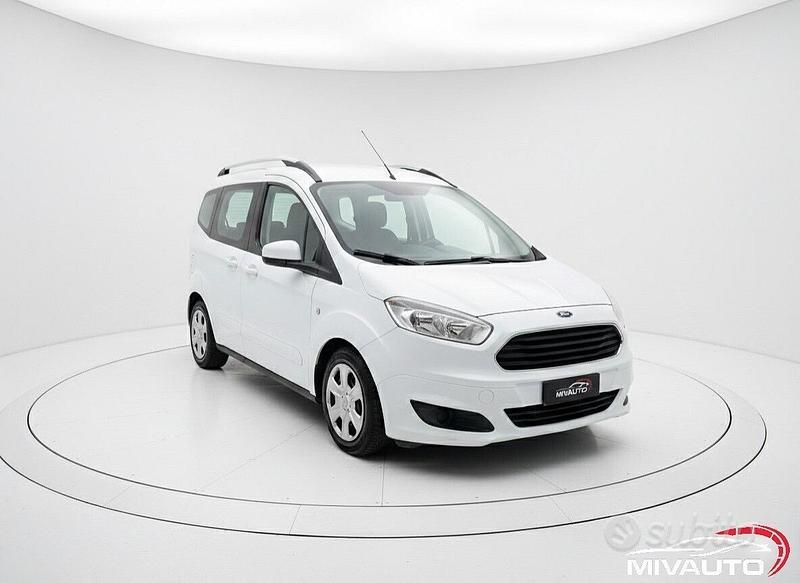 Usata Ford Tourneo Courier Titanium 75 CV (55 kW) 2015 Bianco Monovolume