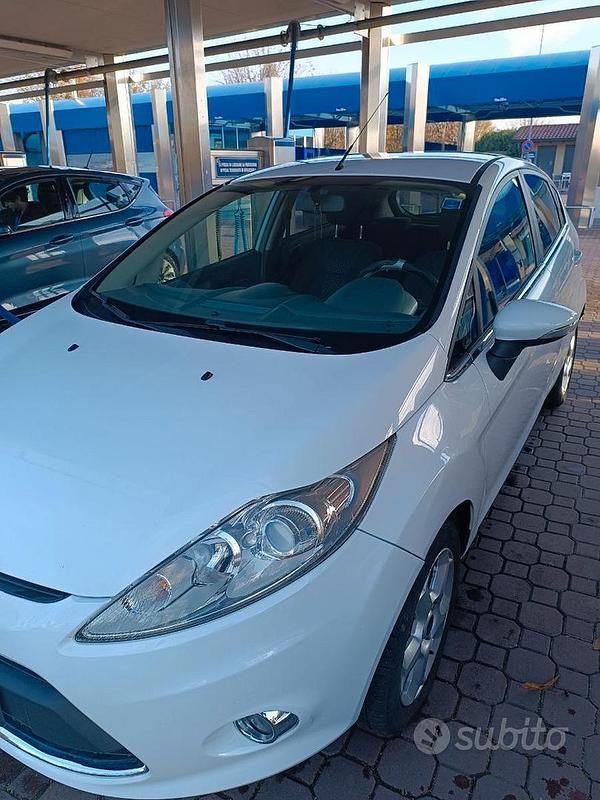 Usata Ford Fiesta 97 CV (71 kW) 2010 Utilitaria