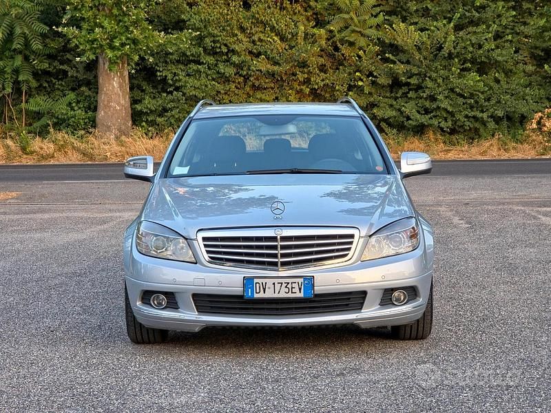 Usata Mercedes C220 Avantgarde 170 CV (125 kW) 2008 Argento Berlina