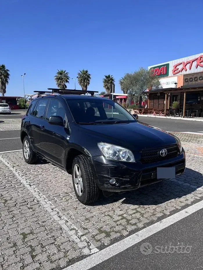 Begagnad Toyota RAV4 136 HK (100 kW) 2006 Svart SUV