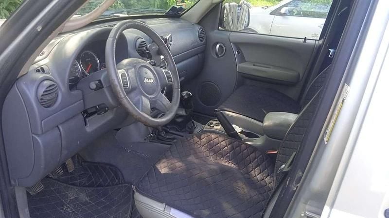 Usata Jeep Cherokee Limited 163 CV (119 kW) 2005 Argento SUV