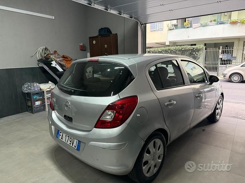 Usata Opel Corsa 2011 Grigio Utilitaria