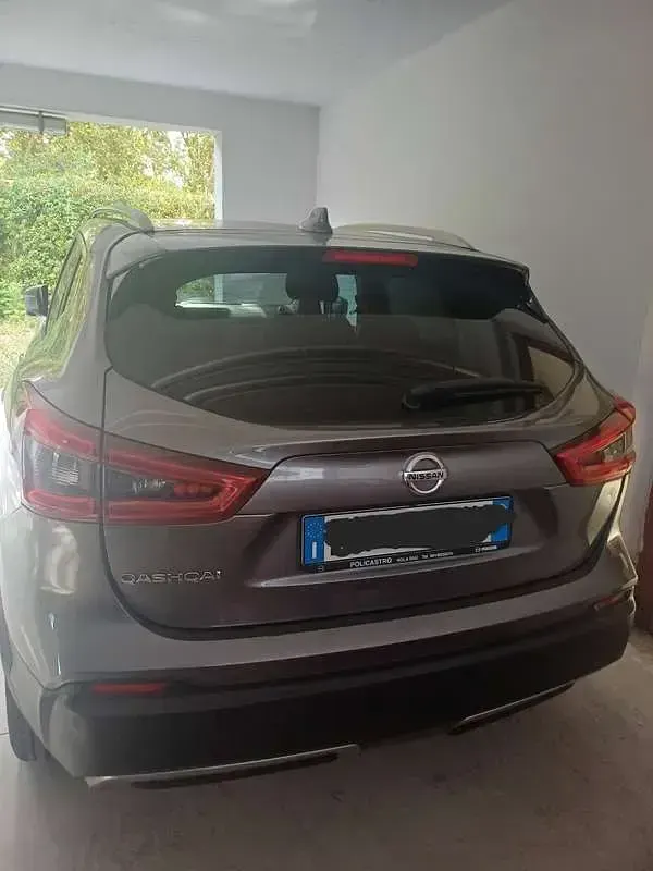 Usata Nissan Qashqai N-Connecta 110 CV (80 kW) 2018 Grigio SUV