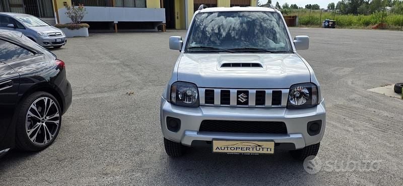 Usata Suzuki Jimny 85 CV (62 kW) 2013 Grigio SUV