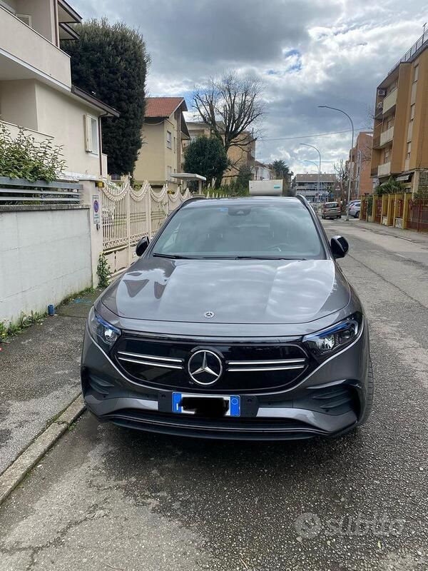 Grigio Usata 2022 Mercedes EQA250 Premium SUV | 38.500 € - Immagine 1/4