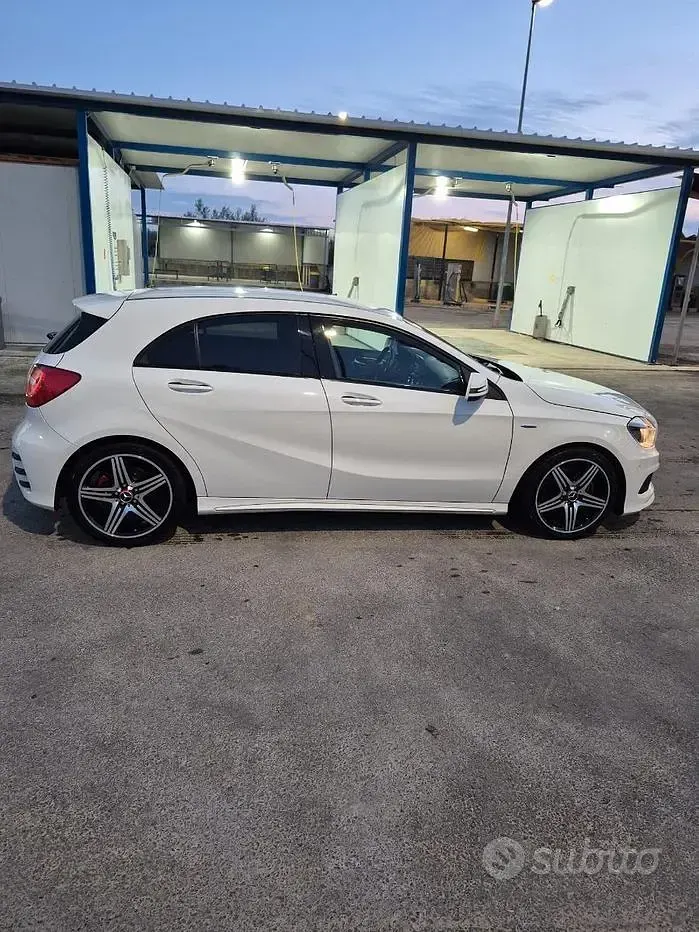 Usata Mercedes A250 211 CV (155 kW) 2015 Bianco Utilitaria