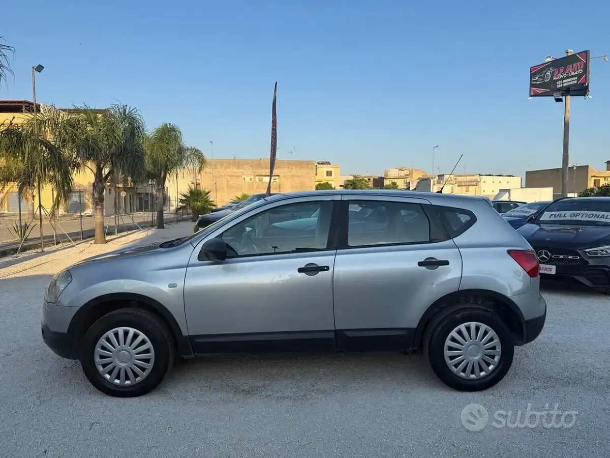 Usata Nissan Qashqai Tekna 106 CV (77 kW) 2008 Grigio SUV