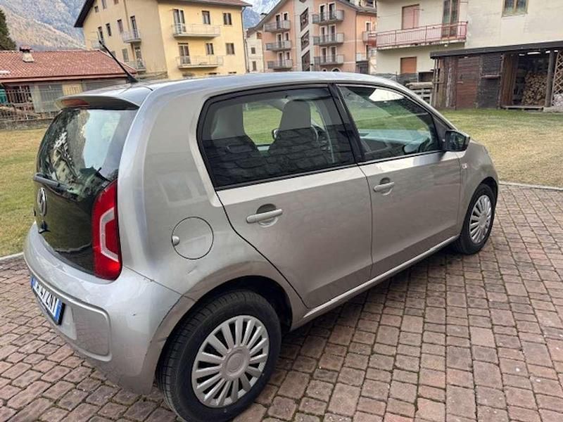 Usata VW up! 68 CV (50 kW) 2015 Argento Utilitaria