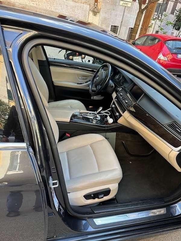Usata BMW 530 Luxury Line 258 CV (189 kW) 2014 Nero Station wagon