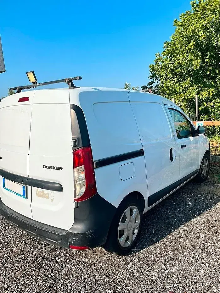 Usata Dacia Dokker 82 CV (60 kW) 2022 Bianco