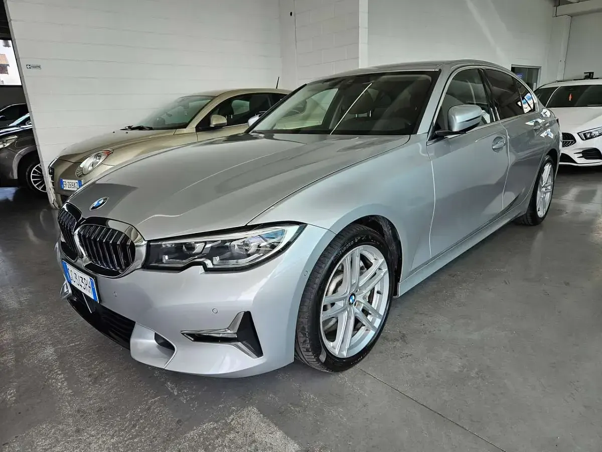 Usata BMW 330 Luxury Line 258 CV (189 kW) 2020 Argento Berlina