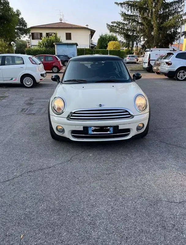 Usata Mini Cooper D 109 CV (80 kW) 2010 Utilitaria