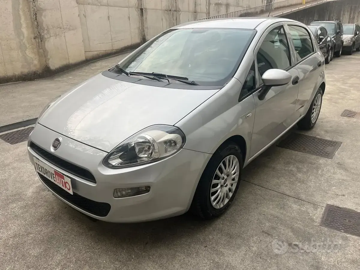 Usata Fiat Punto Street 95 CV (69 kW) 2017 Bianco Utilitaria