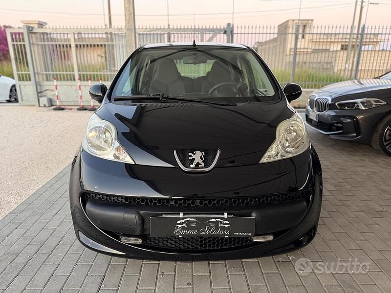 Usata Peugeot 107 68 CV (50 kW) 2008 Nero Utilitaria