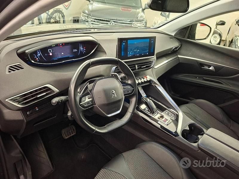 Usata Peugeot 3008 Active 131 CV (96 kW) 2022 Grigio SUV