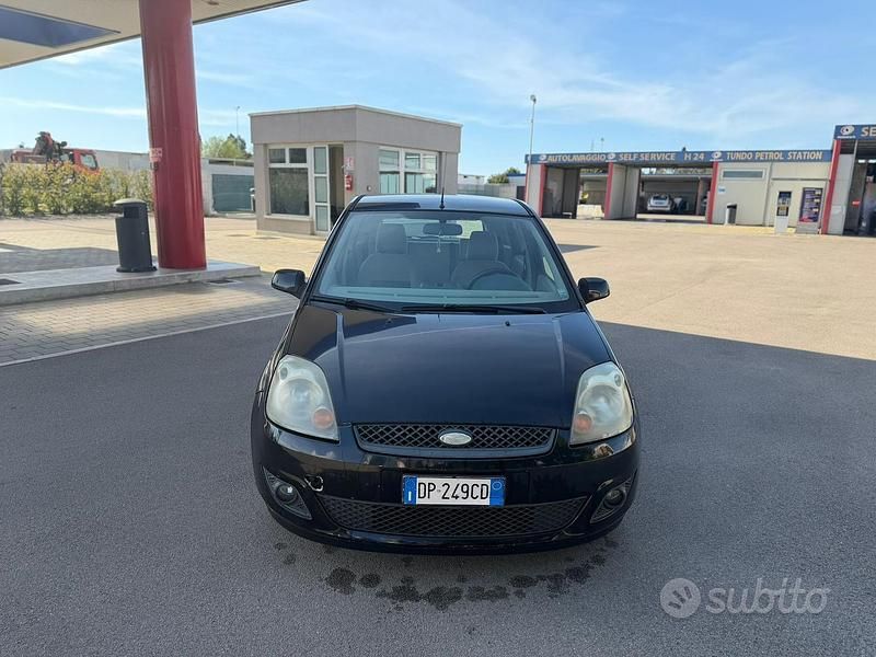 Usata Ford Fiesta 75 CV (55 kW) 2008 Utilitaria