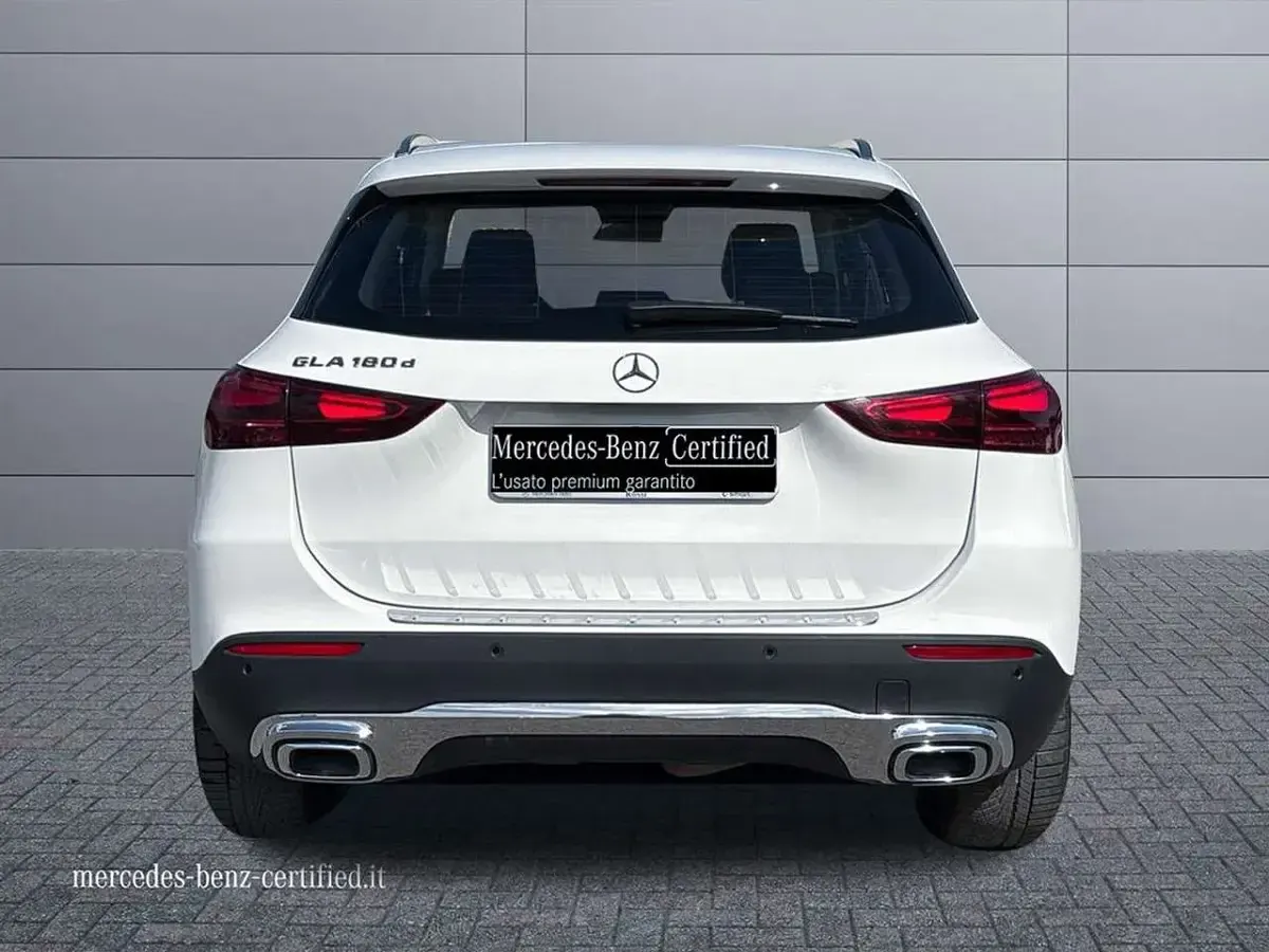 Usata Mercedes GLA180 Advanced 116 CV (85 kW) 2023 Bianco SUV