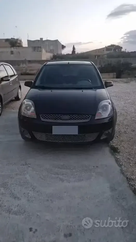 Second-hand Ford Fiesta 68 CP (50 kW) 2007 Negru Hatchback