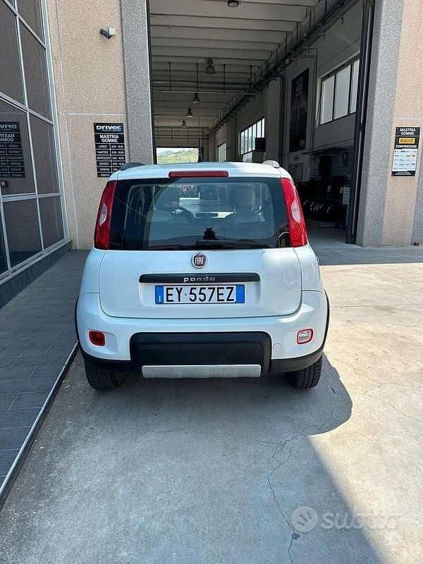 Usata Fiat Panda 4x4 S 75 CV (55 kW) 2015 Bianco Utilitaria