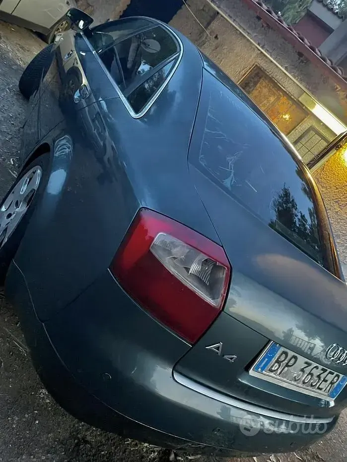 Usata Audi A4 130 CV (95 kW) 2001 Bluazzurro Berlina