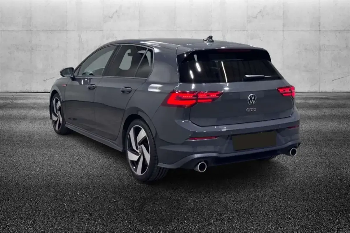 Usata VW Golf VIII GTI 245 CV (180 kW) 2022 Grigio Berlina